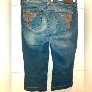 Alter Ego women's size 16 capri jeans, embroidered, embellished pockets EUC